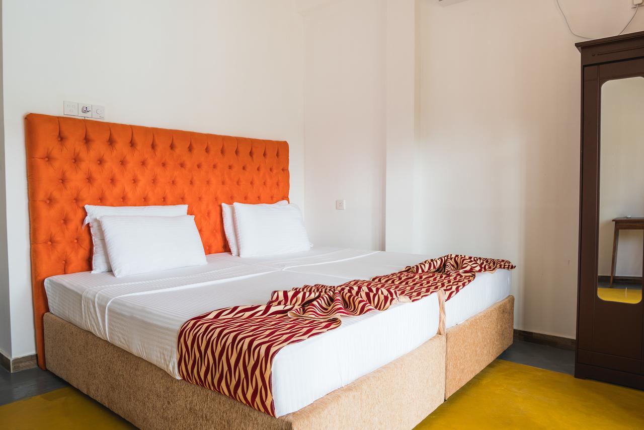 Ocean Bay Surf Resort Weligama Exterior foto