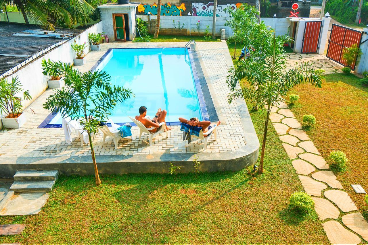 Ocean Bay Surf Resort Weligama Exterior foto